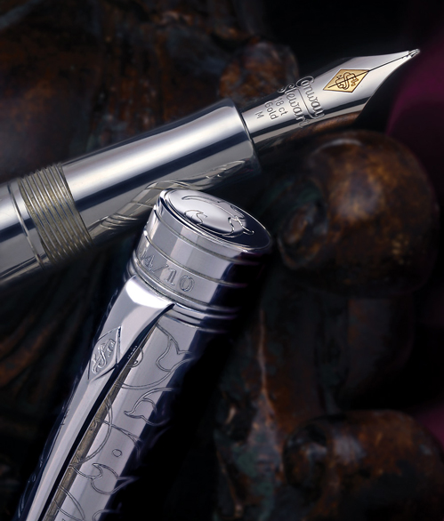 Image of Traditional Arts Ltd Arabesque limited edition fountain pen -- close up